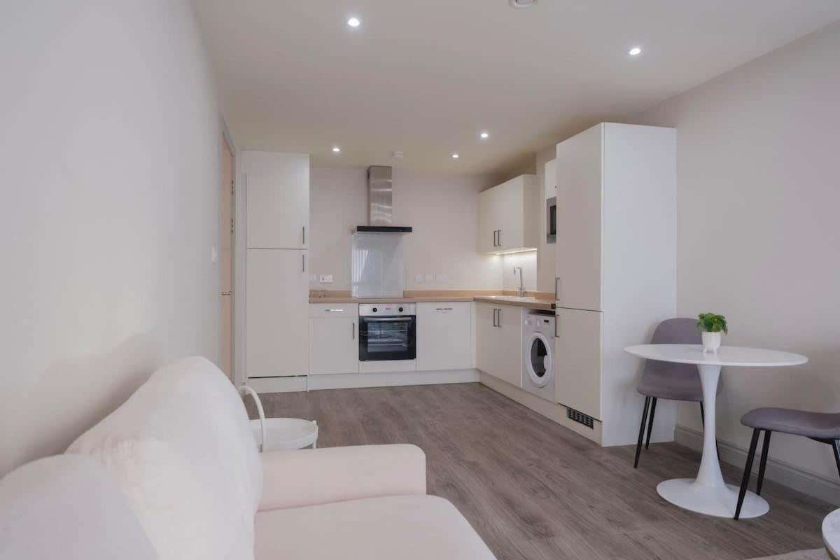 Charming 1-Bedroom Apartment In Leeds City Centre Perfect For Couples Or Solo Travelers Kültér fotó